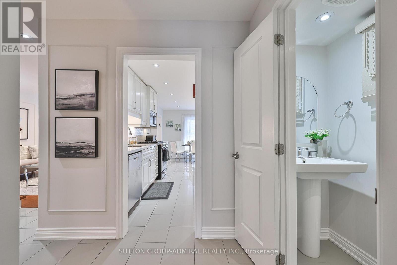 65 Patrice Crescent, Vaughan, Ontario  L4J 4Z1 - Photo 5 - N12723238