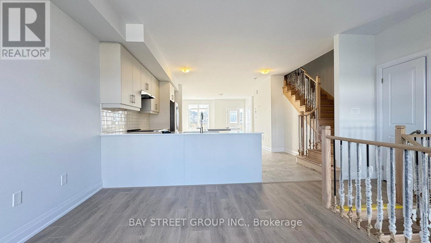 169 Seguin Street, Richmond Hill, Ontario  L4E 2Y9 - Photo 5 - N12723242