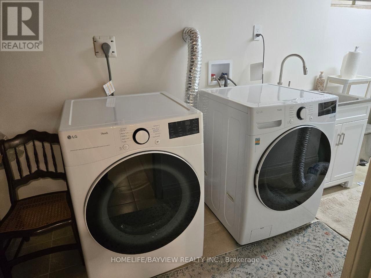 44 Bowshelm Court, Mississauga, Ontario  L5N 1K1 - Photo 15 - W12723218