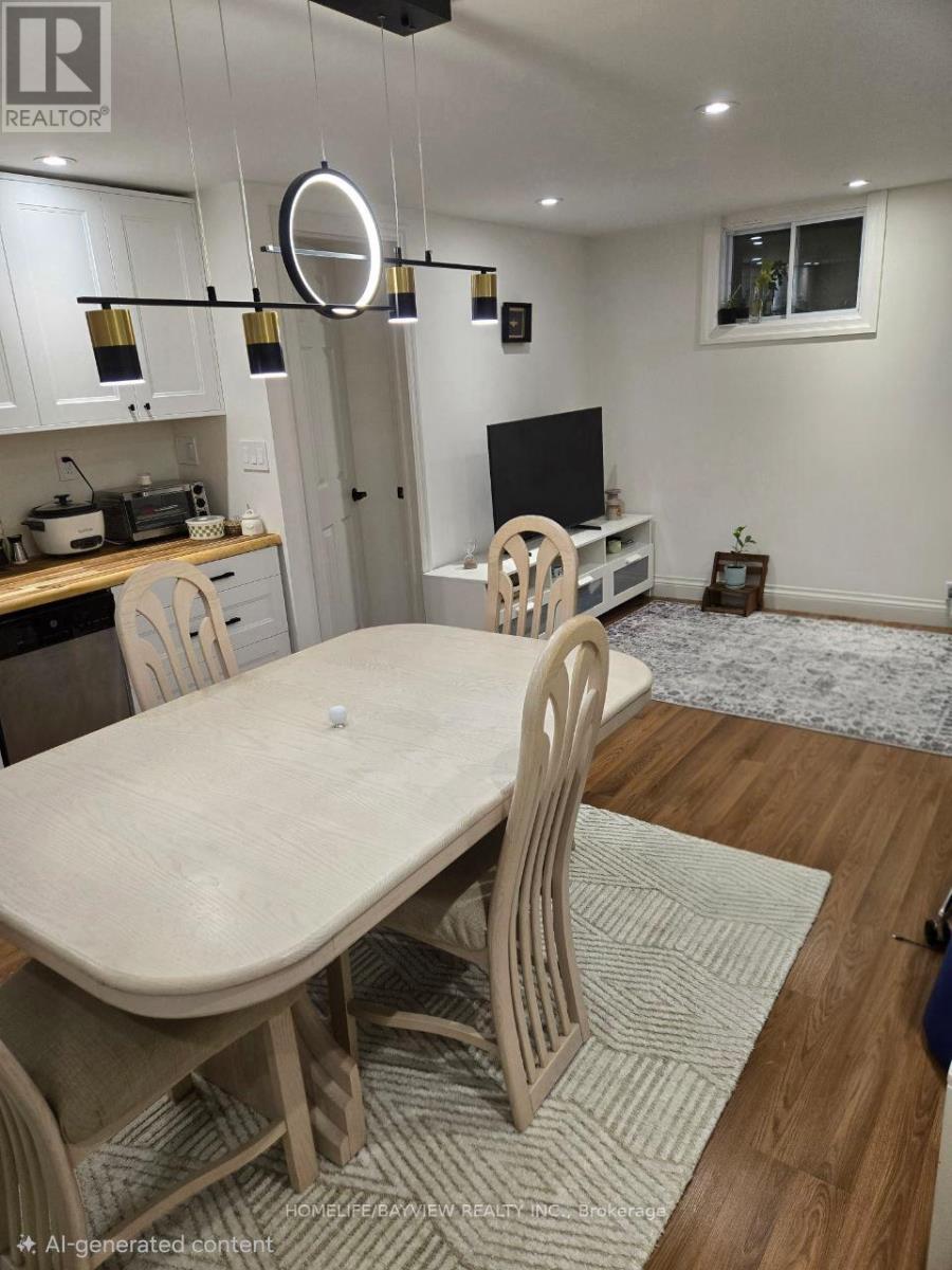 44 Bowshelm Court, Mississauga, Ontario  L5N 1K1 - Photo 6 - W12723218