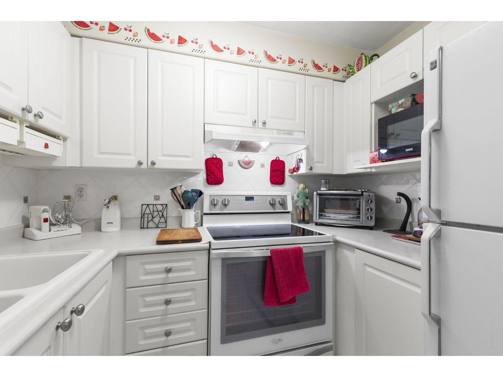 208 13475 96 Avenue, Surrey, British Columbia  V3V 1Y8 - Photo 11 - R3080274