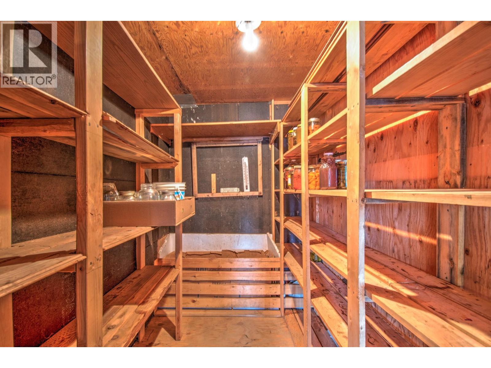 6434 Pleasant Valley Road, Vernon, British Columbia  V1B 3R3 - Photo 17 - 10350794