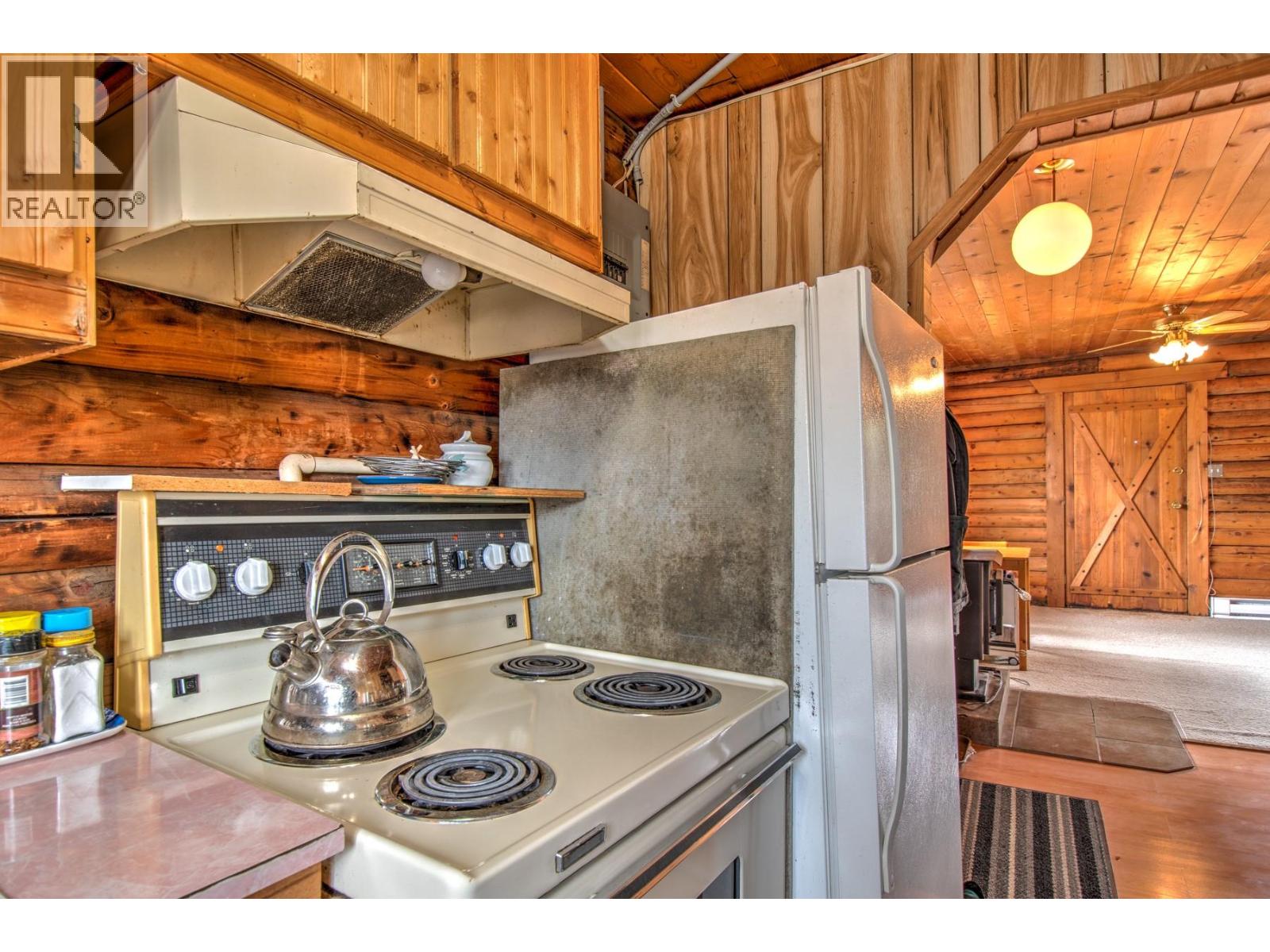 6434 Pleasant Valley Road, Vernon, British Columbia  V1B 3R3 - Photo 31 - 10350794