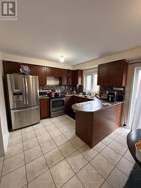 5797 Tiz Road, Mississauga, Ontario  L5R 0B4 - Photo 8 - W12552138