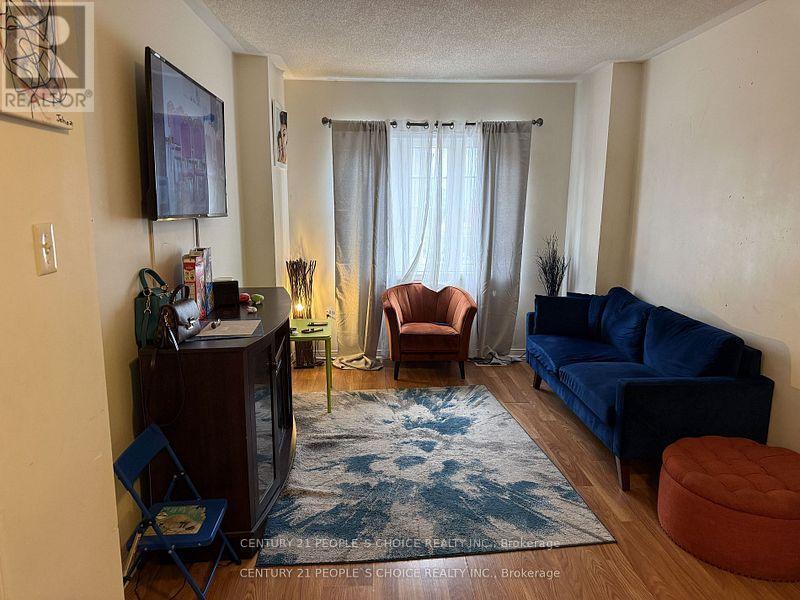 5797 Tiz Road, Mississauga, Ontario  L5R 0B4 - Photo 7 - W12552138