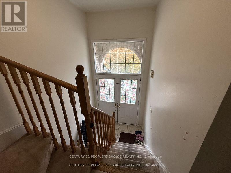 5797 Tiz Road, Mississauga, Ontario  L5R 0B4 - Photo 4 - W12552138