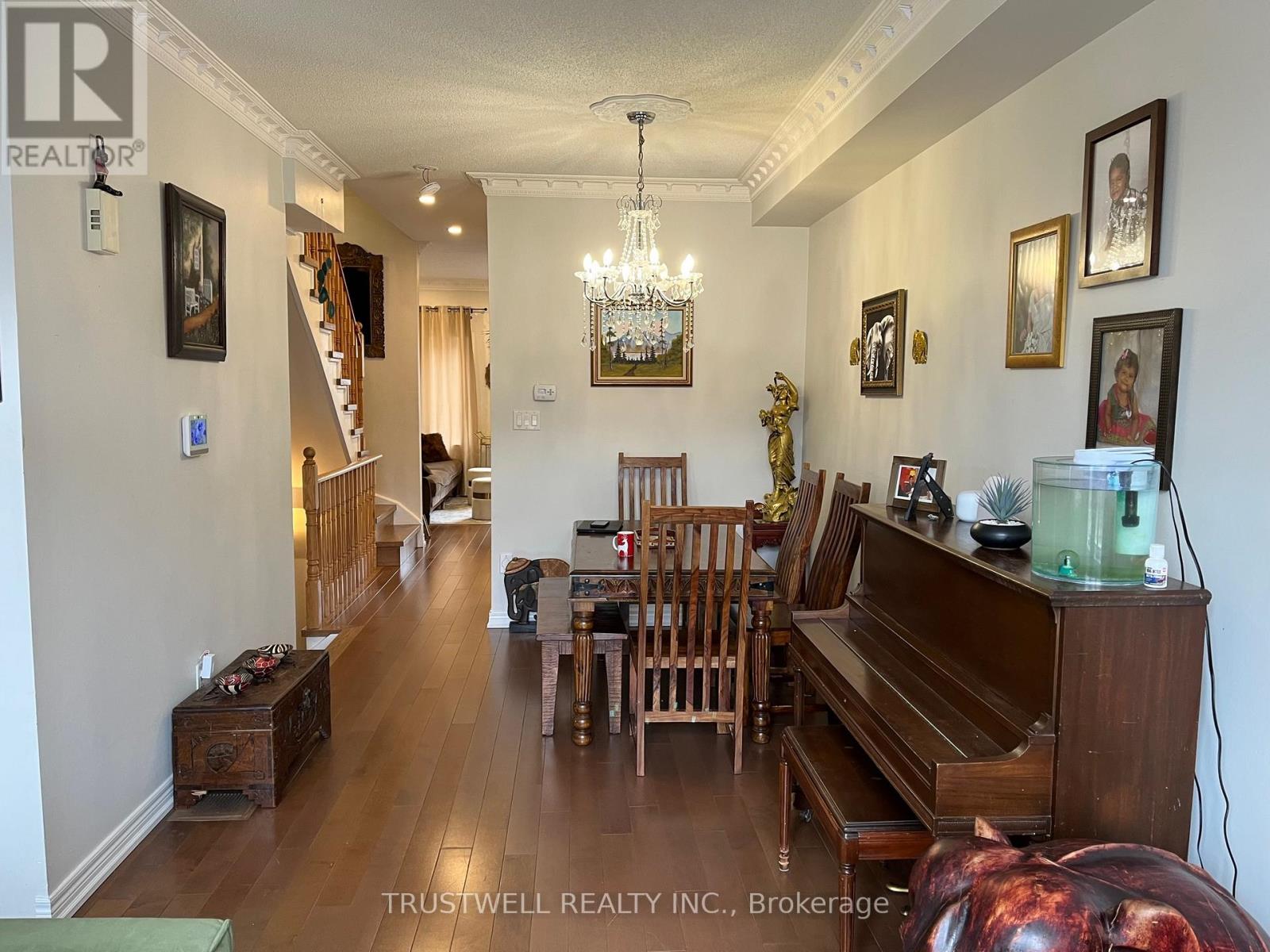 7 English Garden Way, Toronto, Ontario  M2M 4M4 - Photo 7 - C12723278