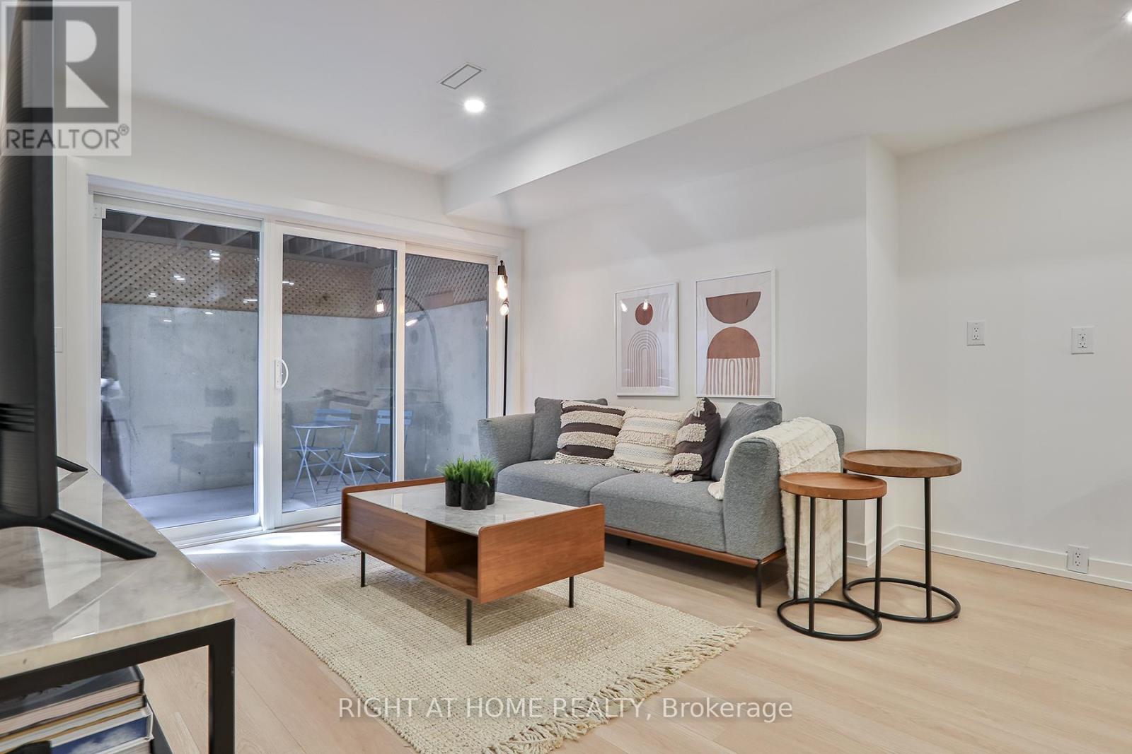 60 Winnifred Avenue, Toronto, Ontario  M4M 2X3 - Photo 39 - E12723268