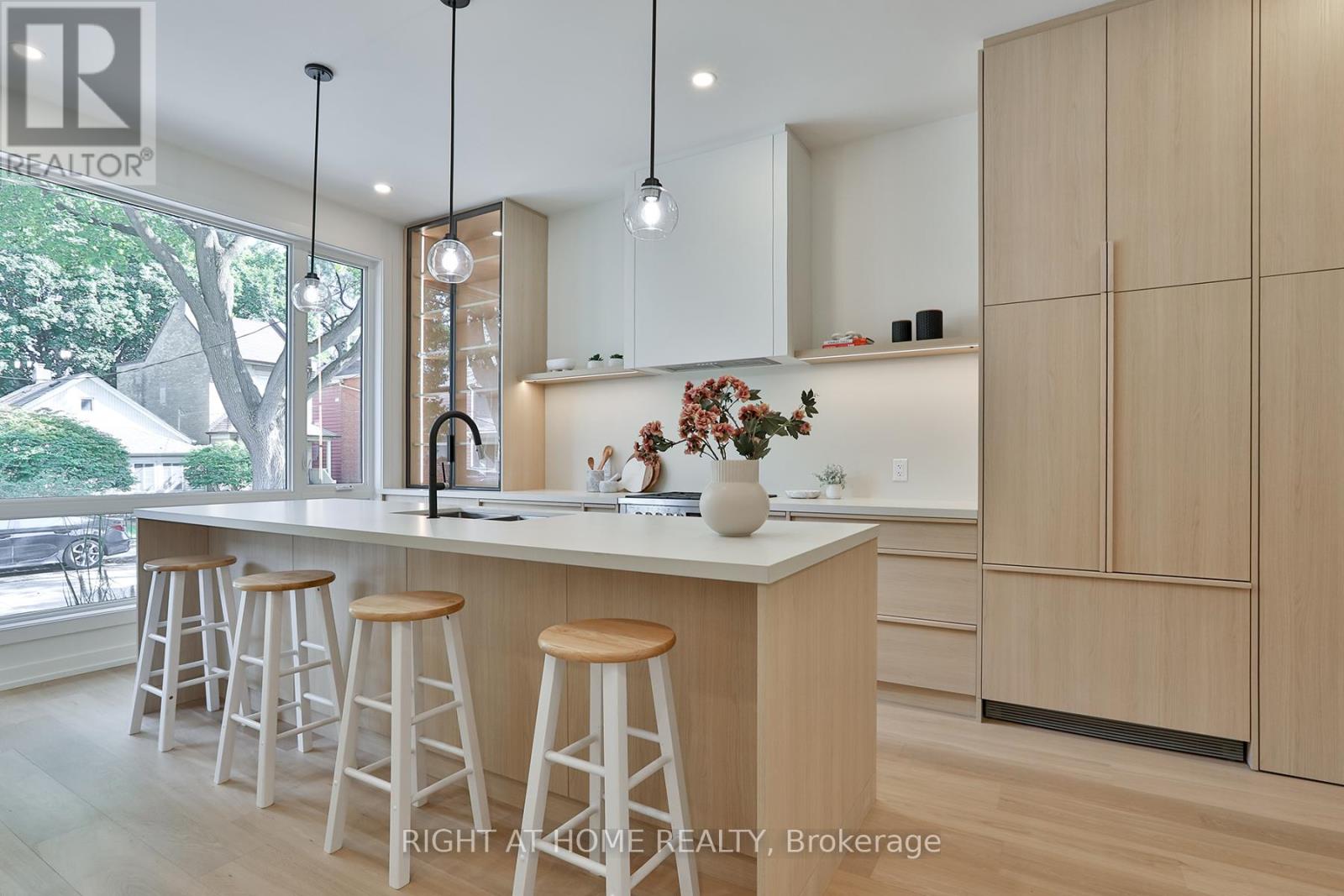 60 Winnifred Avenue, Toronto, Ontario  M4M 2X3 - Photo 4 - E12723268