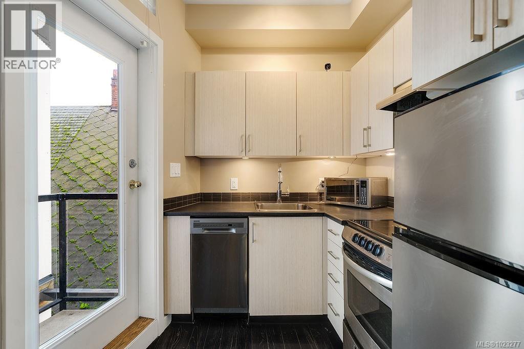 305 1121 Fort St, Victoria, British Columbia  V8V 3K9 - Photo 11 - 1023277