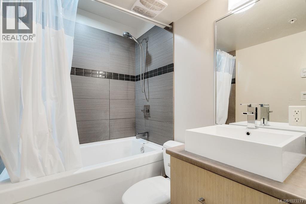 305 1121 Fort St, Victoria, British Columbia  V8V 3K9 - Photo 16 - 1023277
