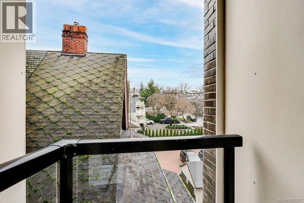 305 1121 Fort St, Victoria, British Columbia  V8V 3K9 - Photo 15 - 1023277