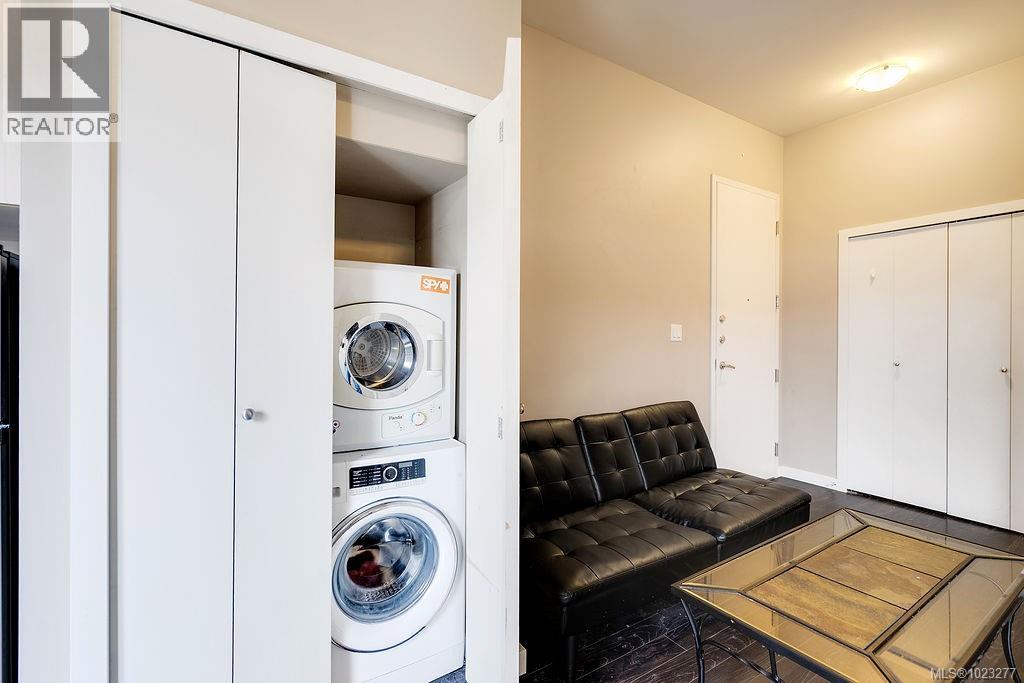 305 1121 Fort St, Victoria, British Columbia  V8V 3K9 - Photo 17 - 1023277