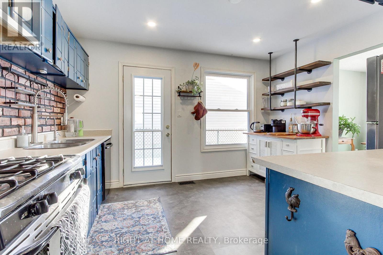 853 Magnolia Avenue, Newmarket, Ontario  L3Y 5H5 - Photo 16 - N12723300