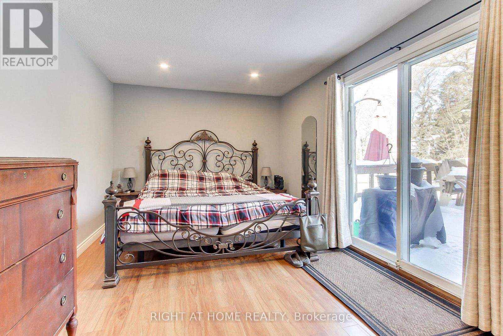 853 Magnolia Avenue, Newmarket, Ontario  L3Y 5H5 - Photo 22 - N12723300