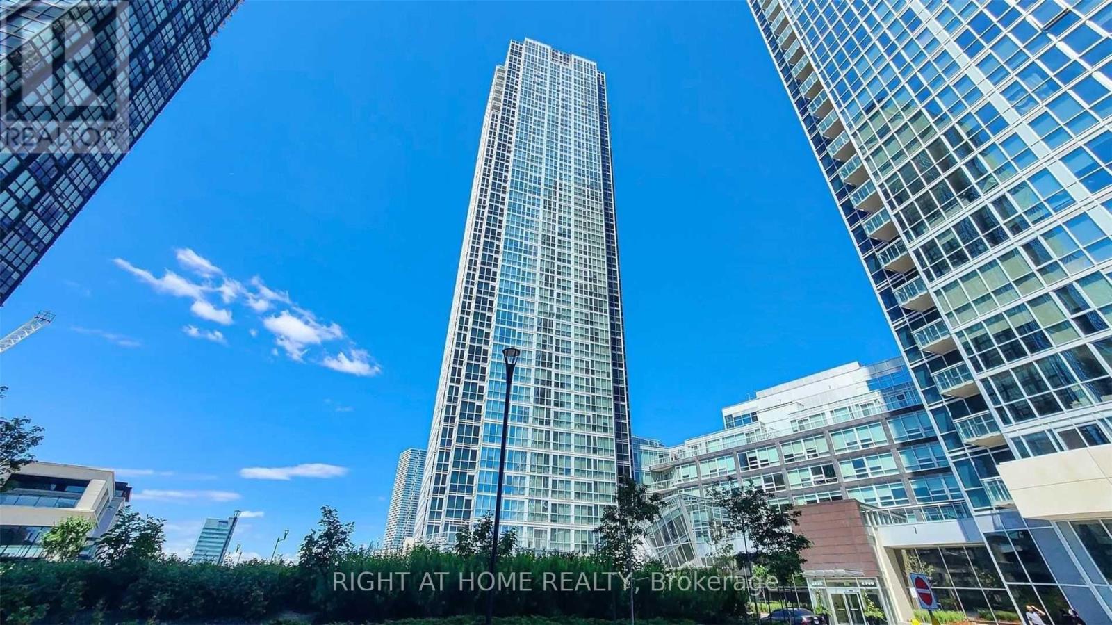 2705 - 2916 HIGHWAY 7, Vaughan, Ontario