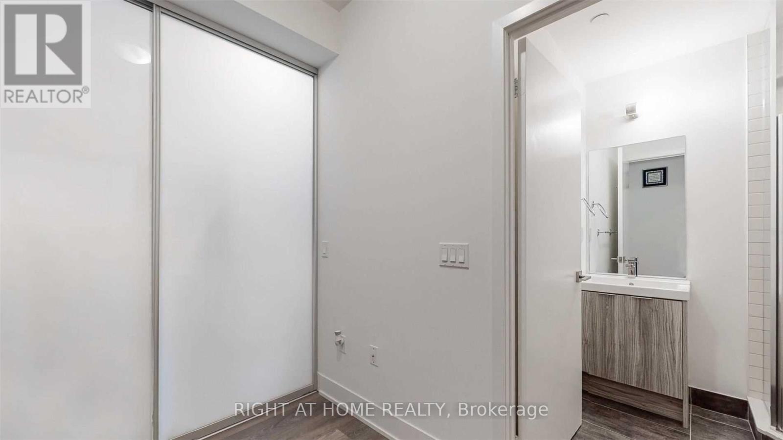 2705 - 2916 Highway 7, Vaughan, Ontario  L4K 0K6 - Photo 14 - N12723302