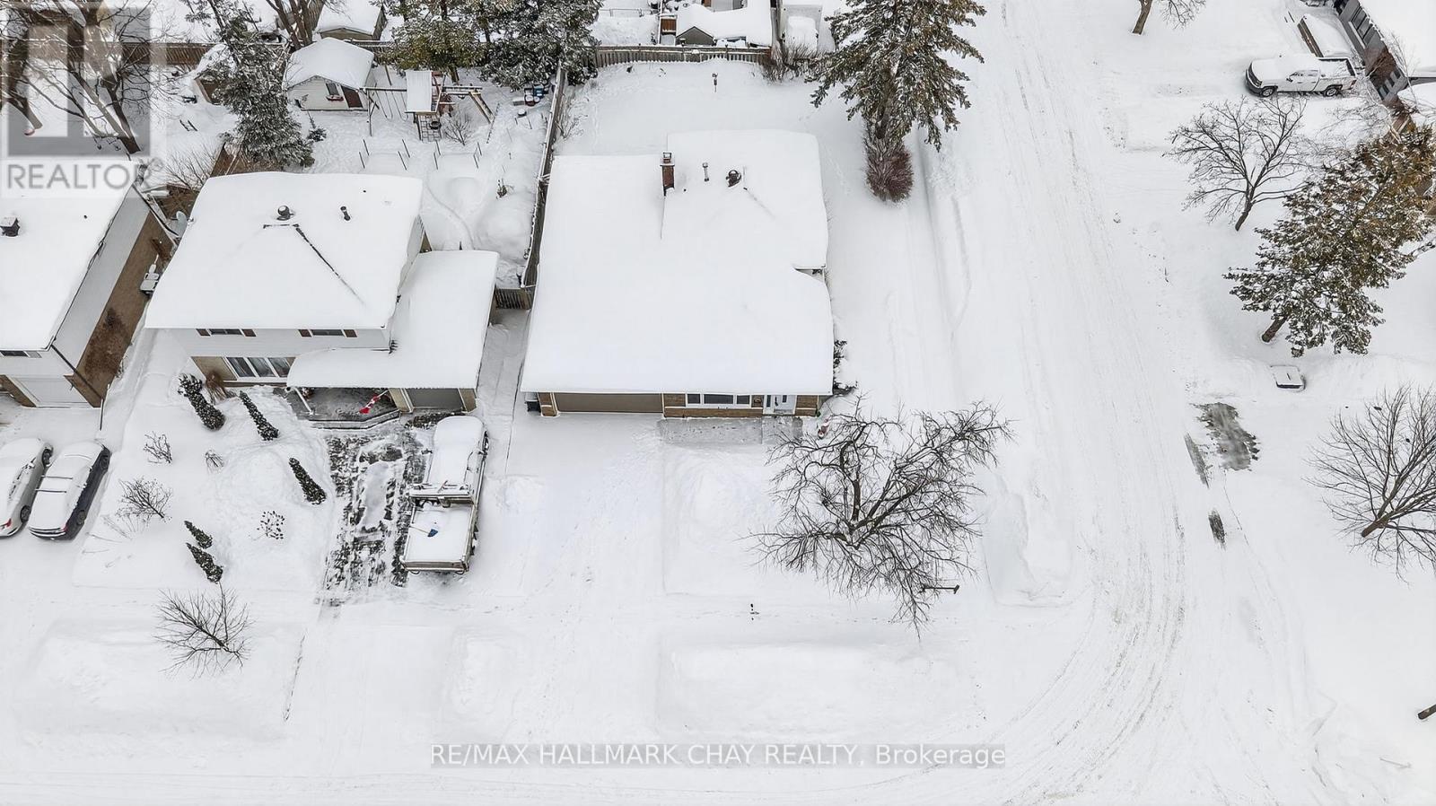 15 Curtiss Court, Barrie (Grove East), Ontario  L4M 2M6 - Photo 6 - S12723288