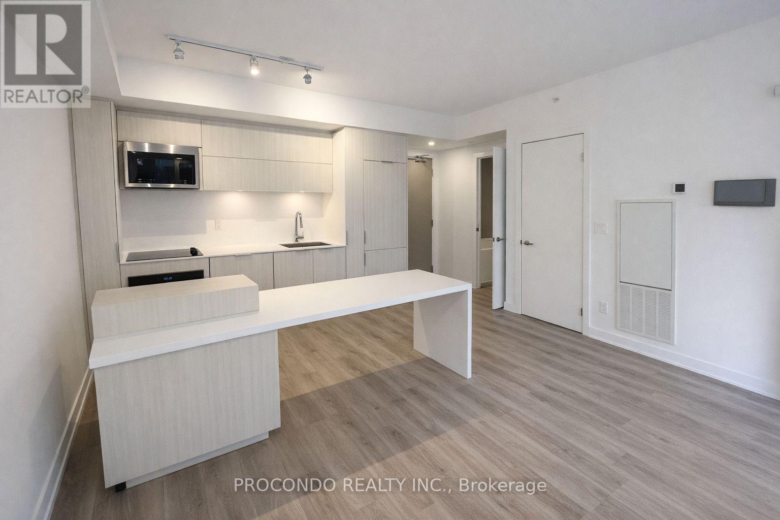 509 - 370 Martha Street, Burlington, Ontario  L7R 0G9 - Photo 4 - W12723260