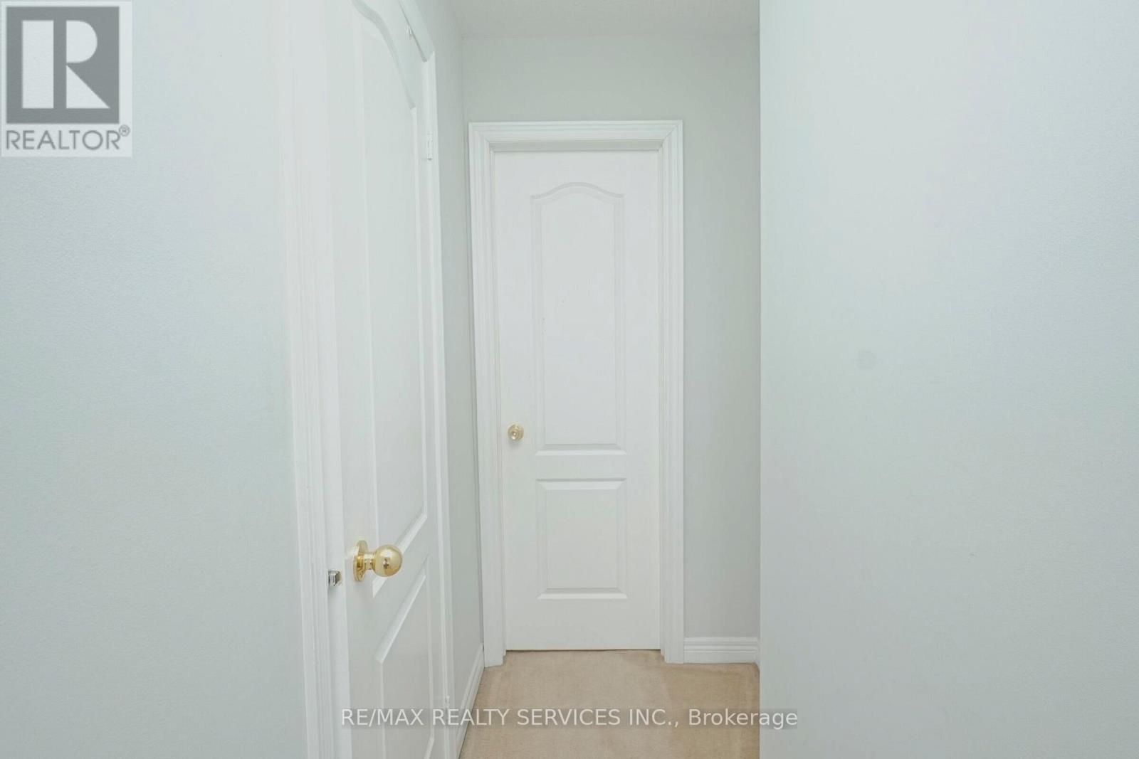 49 Crystalview Crescent, Brampton, Ontario  L6P 2R7 - Photo 31 - W12723304