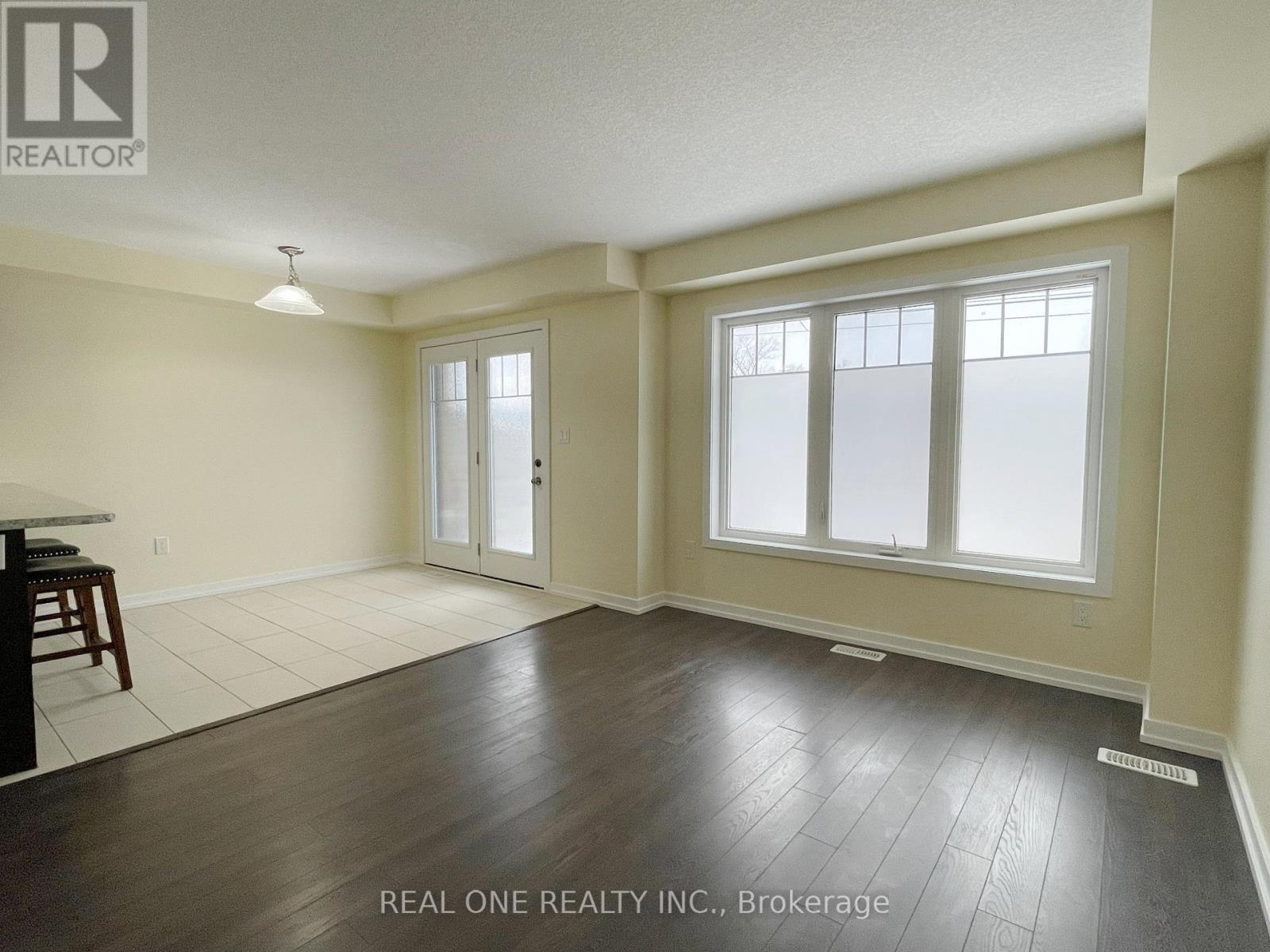 7 Hedges Crescent, Hamilton, Ontario  L8J 0K8 - Photo 10 - X12723258