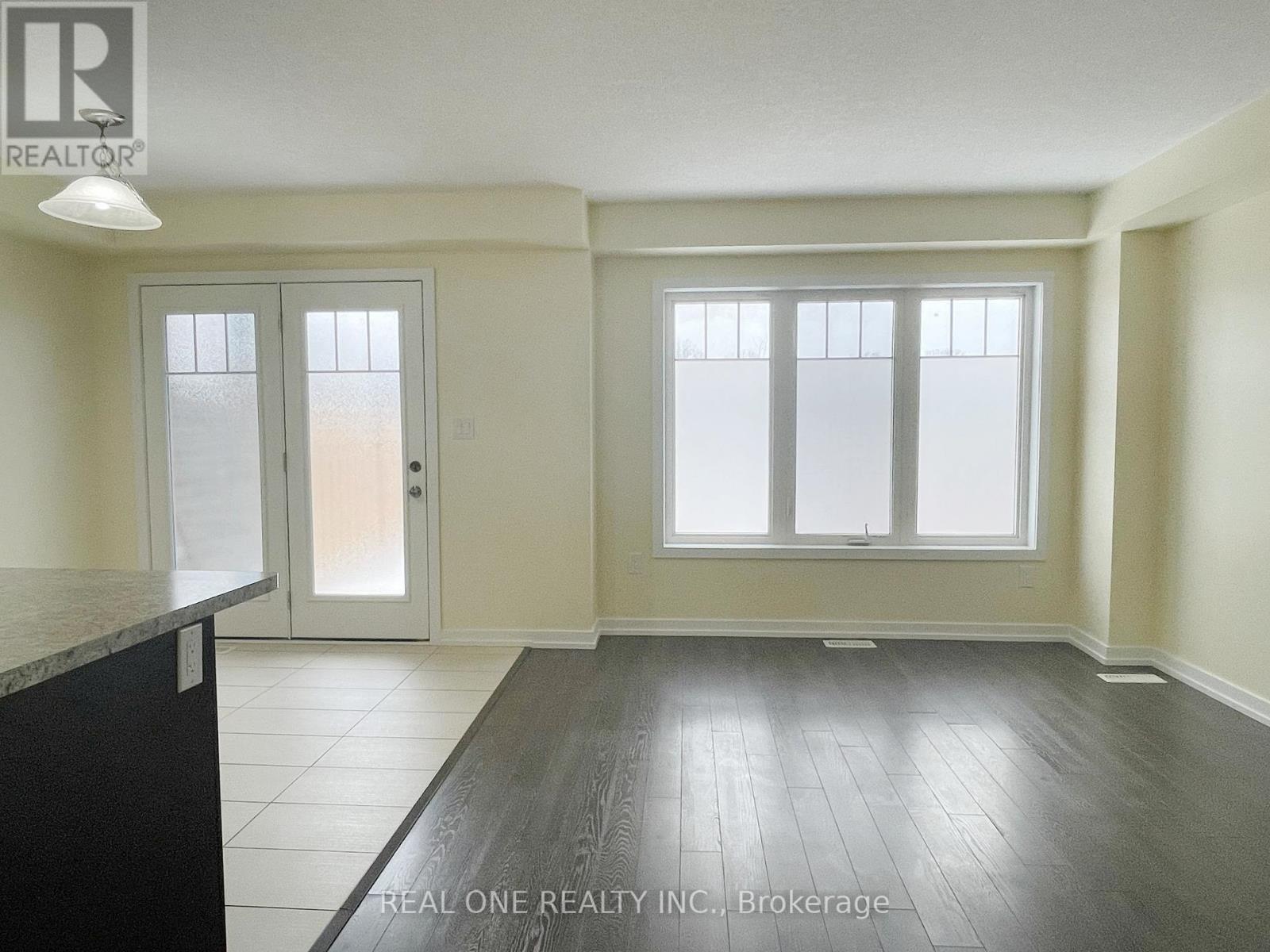 7 Hedges Crescent, Hamilton, Ontario  L8J 0K8 - Photo 11 - X12723258