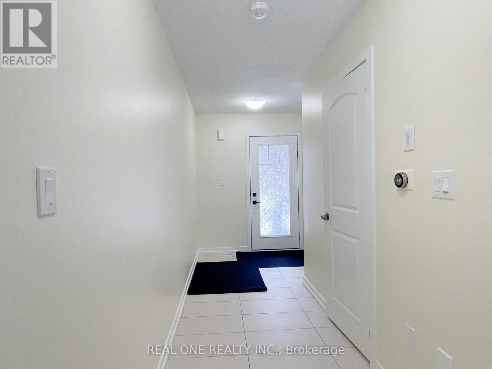 7 Hedges Crescent, Hamilton, Ontario  L8J 0K8 - Photo 3 - X12723258