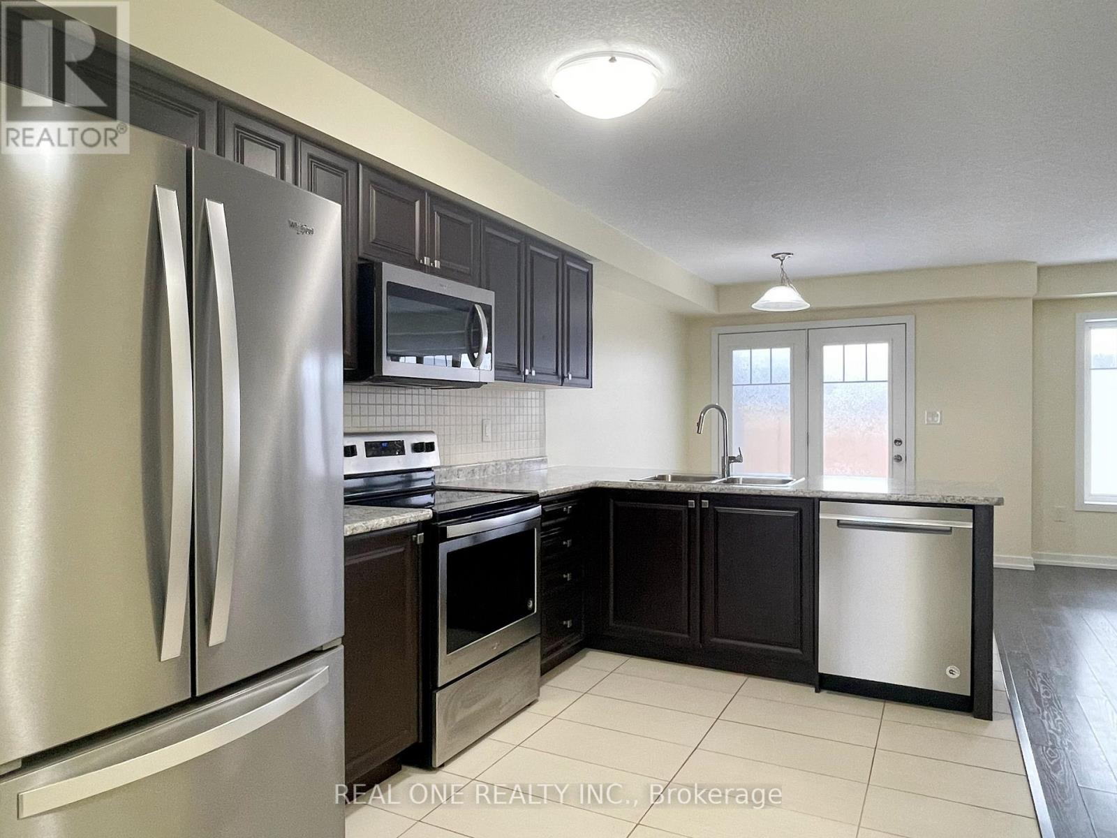 7 Hedges Crescent, Hamilton, Ontario  L8J 0K8 - Photo 5 - X12723258