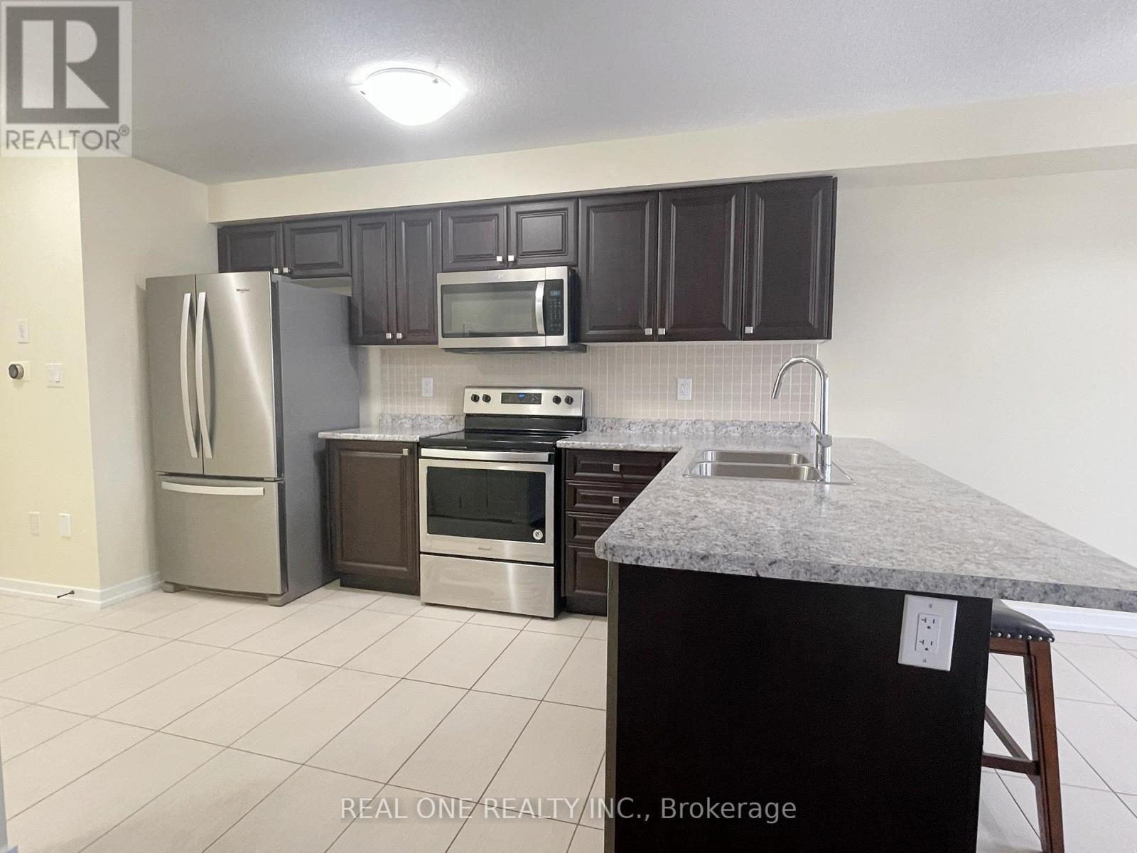 7 Hedges Crescent, Hamilton, Ontario  L8J 0K8 - Photo 6 - X12723258