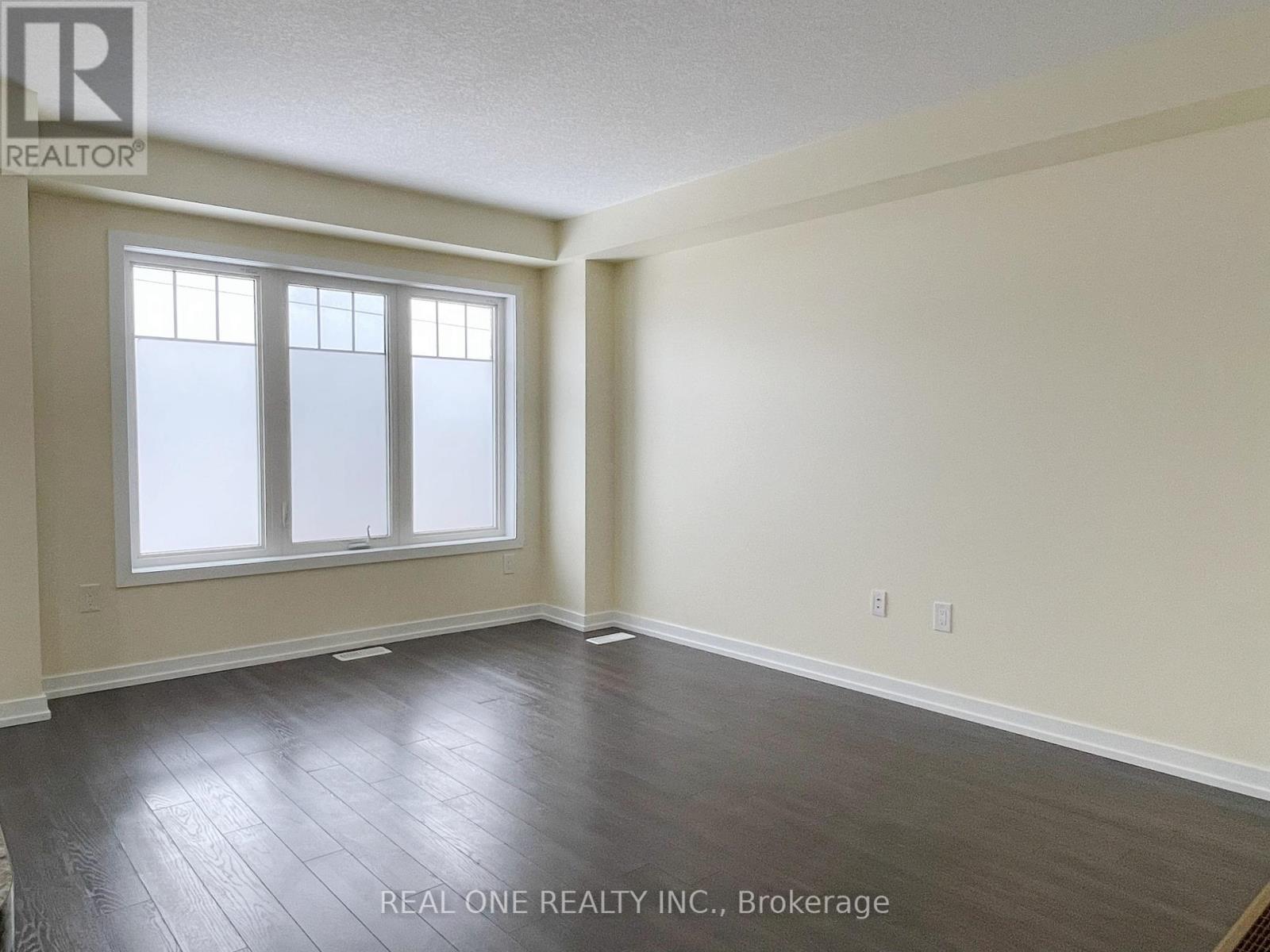 7 Hedges Crescent, Hamilton, Ontario  L8J 0K8 - Photo 9 - X12723258