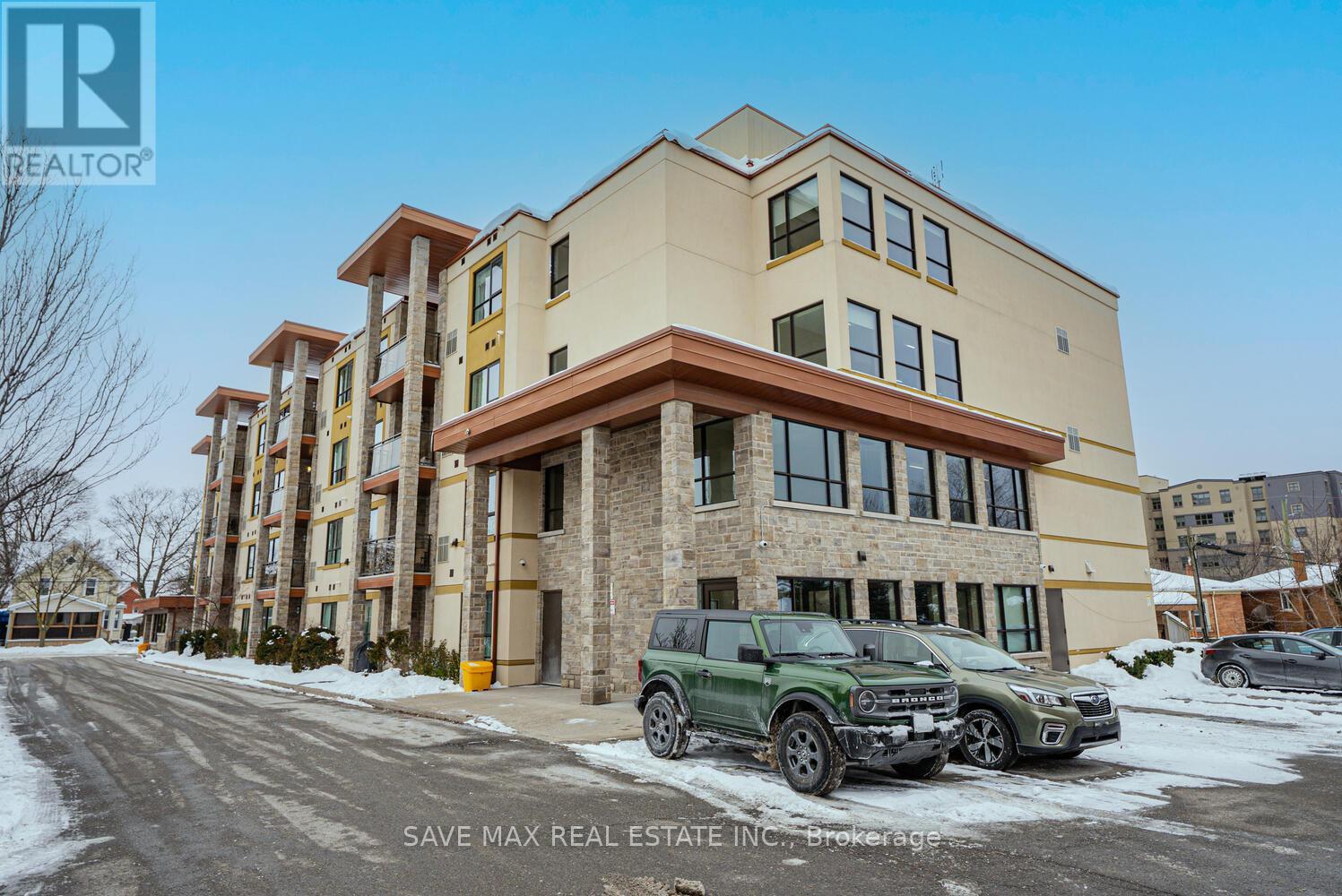 205 - 26 Wellington Street, St. Catharines, Ontario  L2R 5P8 - Photo 2 - X12723282