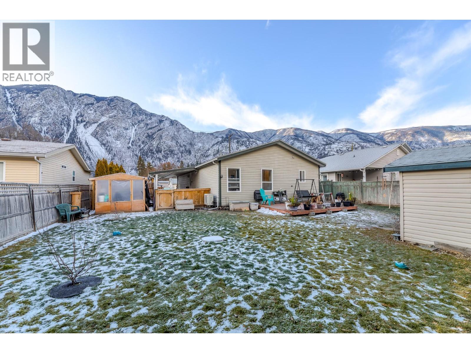 604 10th Avenue, Keremeos, British Columbia  V0X 1N3 - Photo 32 - 10371330