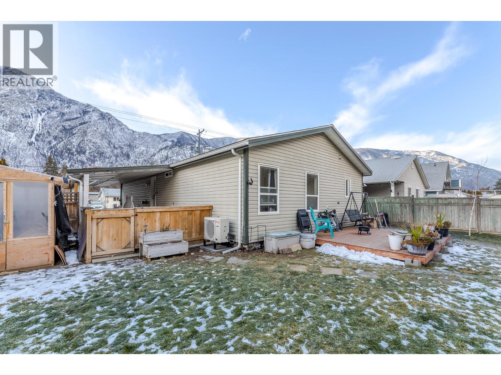 604 10th Avenue, Keremeos, British Columbia  V0X 1N3 - Photo 30 - 10371330