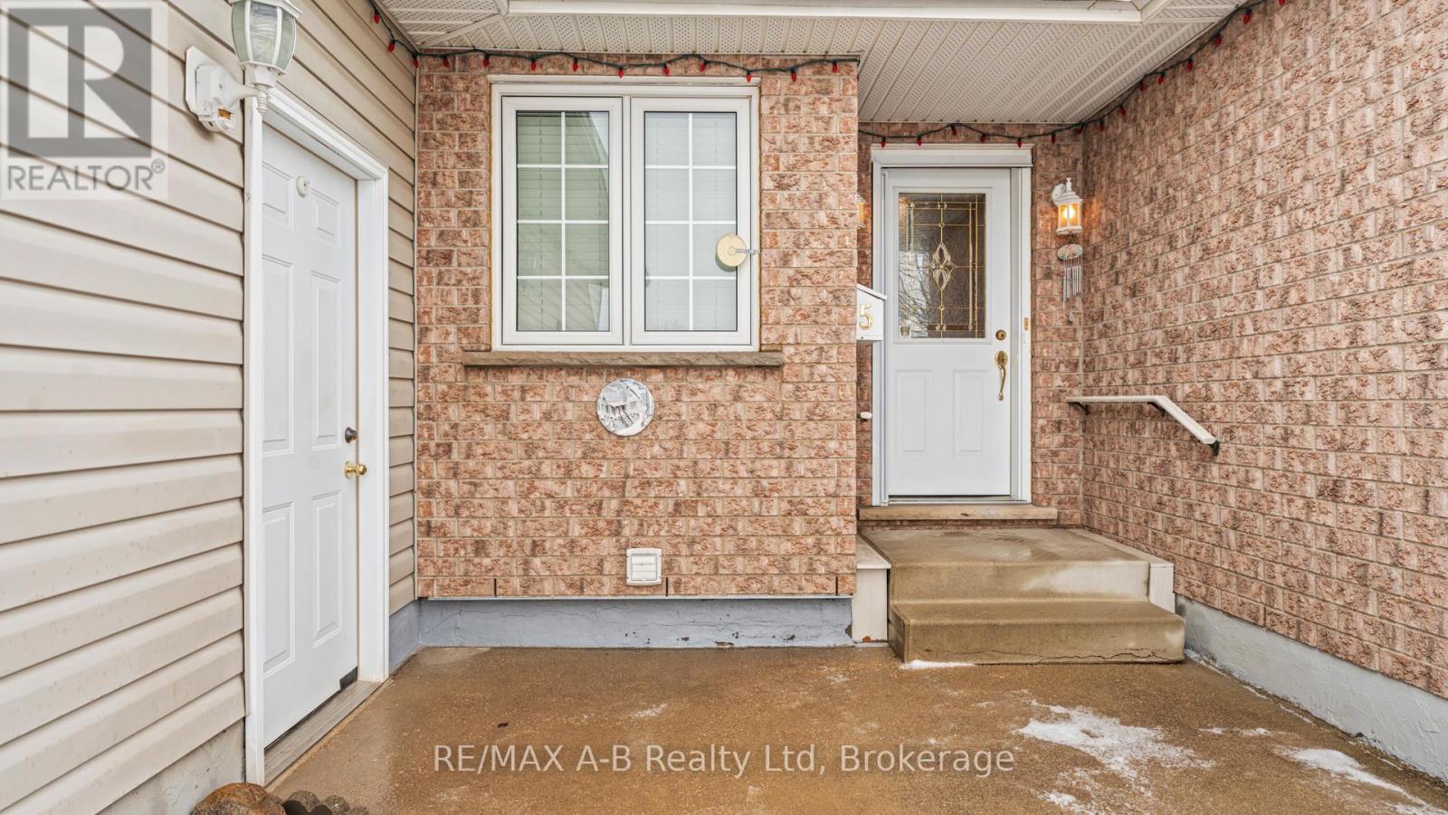 5 - 30 Ann Street, St. Marys, Ontario  N4X 1C8 - Photo 4 - X12723348