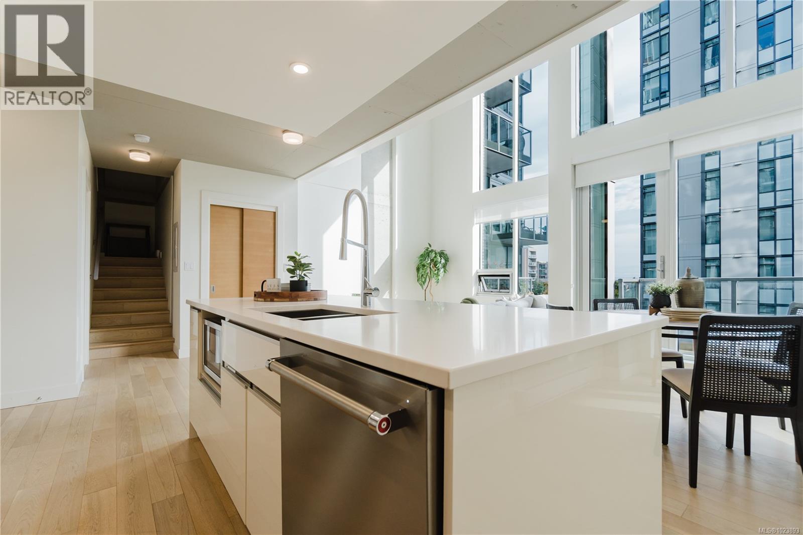 515 989 Johnson St, Victoria, British Columbia  V8V 0E3 - Photo 16 - 1023893