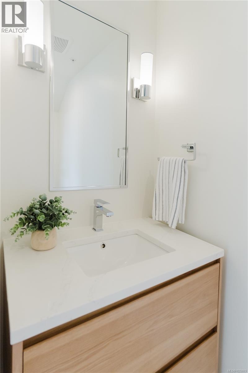 515 989 Johnson St, Victoria, British Columbia  V8V 0E3 - Photo 17 - 1023893