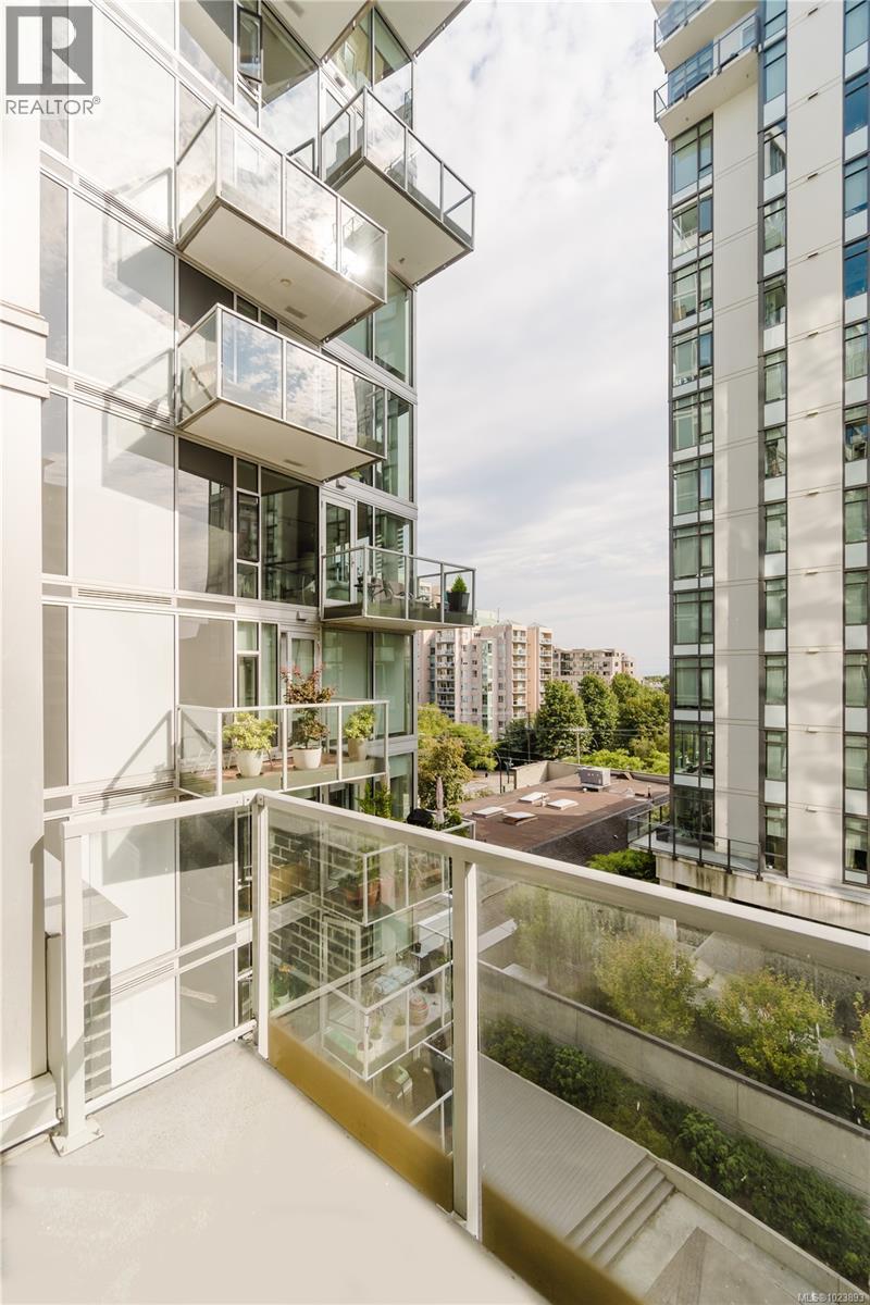 515 989 Johnson St, Victoria, British Columbia  V8V 0E3 - Photo 18 - 1023893