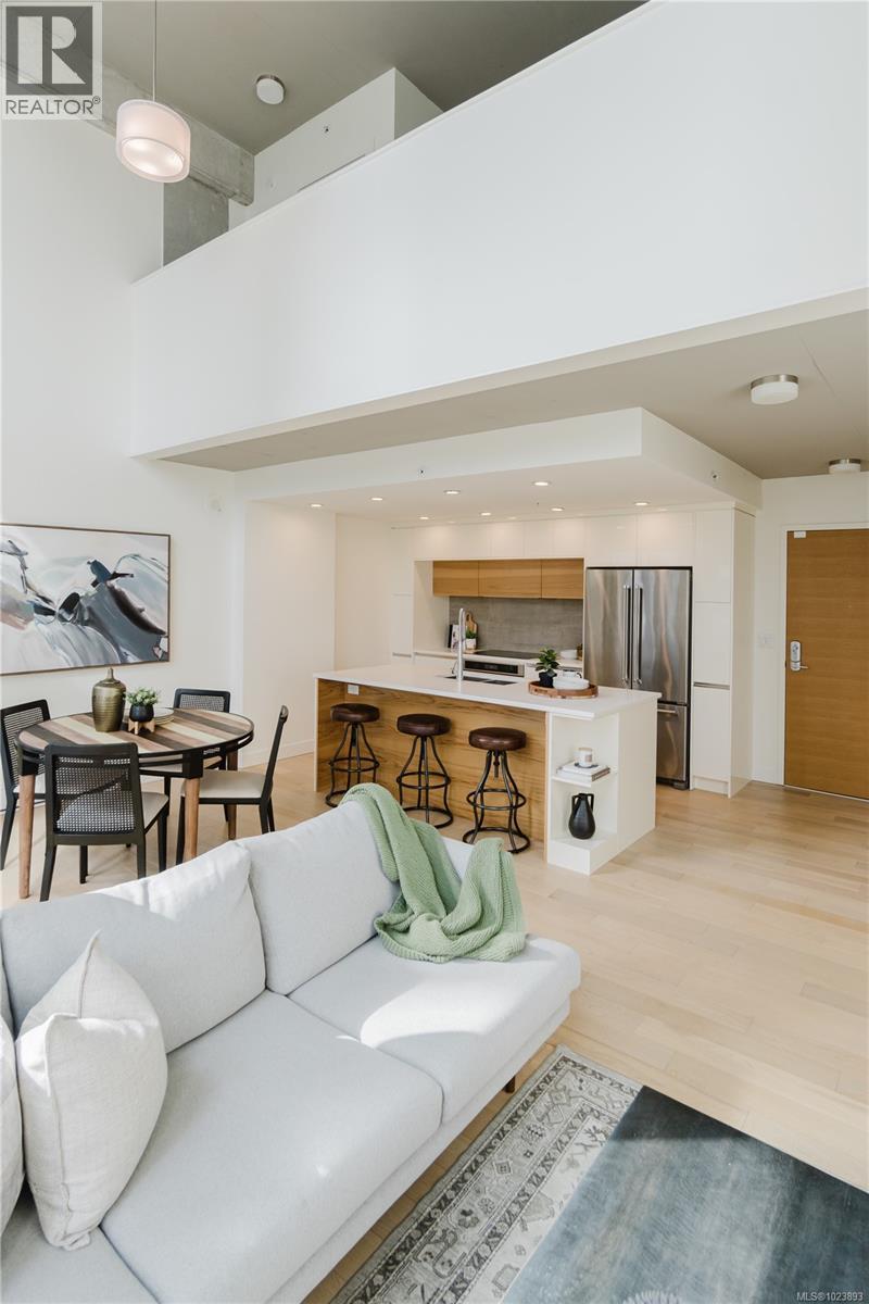 515 989 Johnson St, Victoria, British Columbia  V8V 0E3 - Photo 3 - 1023893