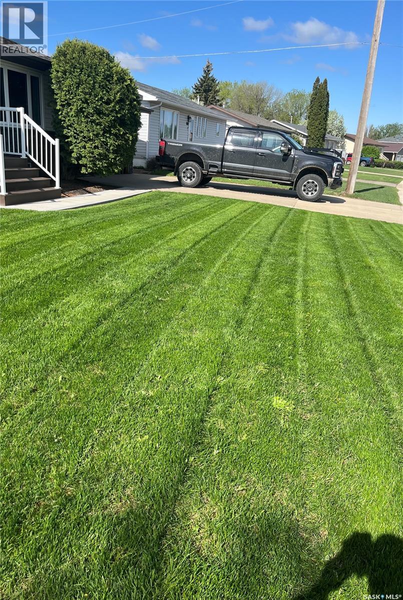 1620 Dieppe Crescent, Estevan, Saskatchewan  S4A 1W7 - Photo 3 - SK027302