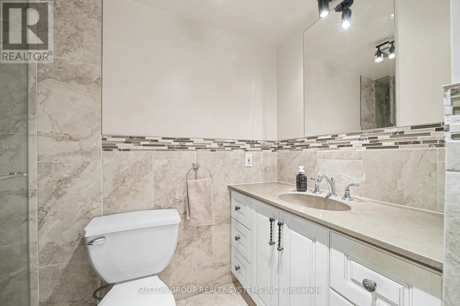 403 - 965 Inverhouse Drive, Mississauga, Ontario  L5J 4B4 - Photo 10 - W12723324