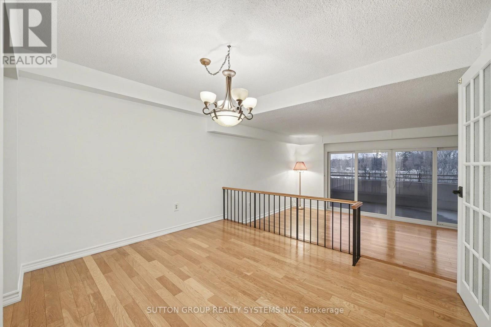 403 - 965 Inverhouse Drive, Mississauga, Ontario  L5J 4B4 - Photo 2 - W12723324