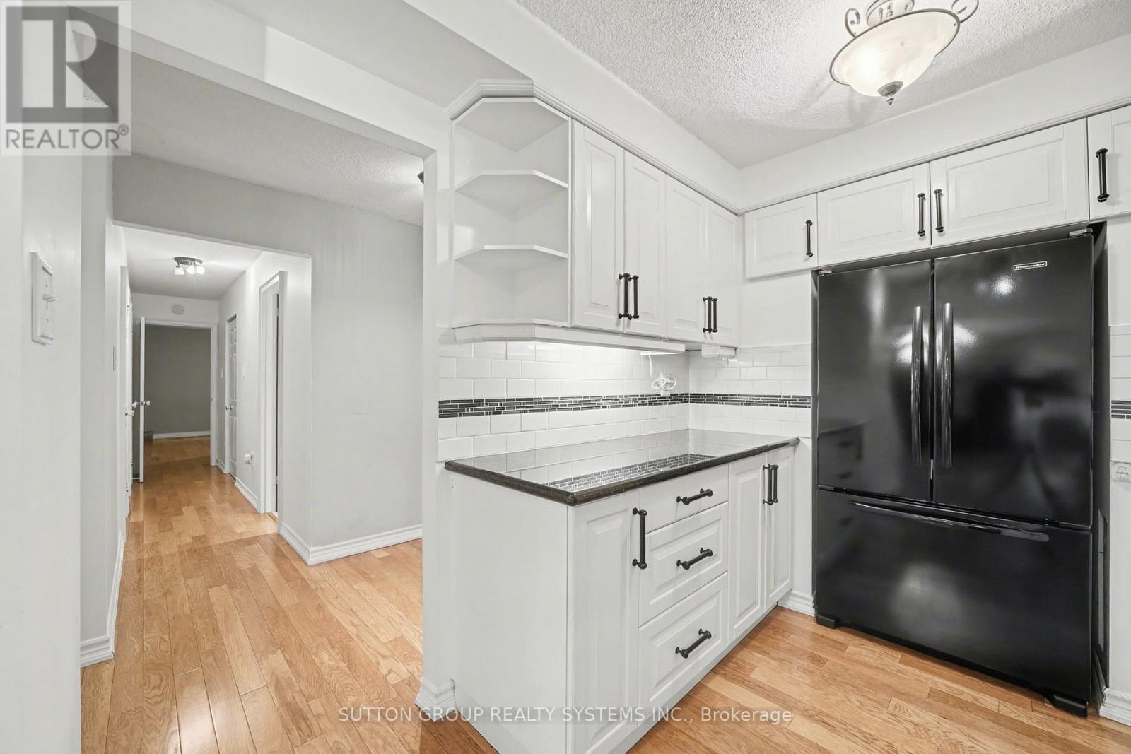 403 - 965 Inverhouse Drive, Mississauga, Ontario  L5J 4B4 - Photo 7 - W12723324