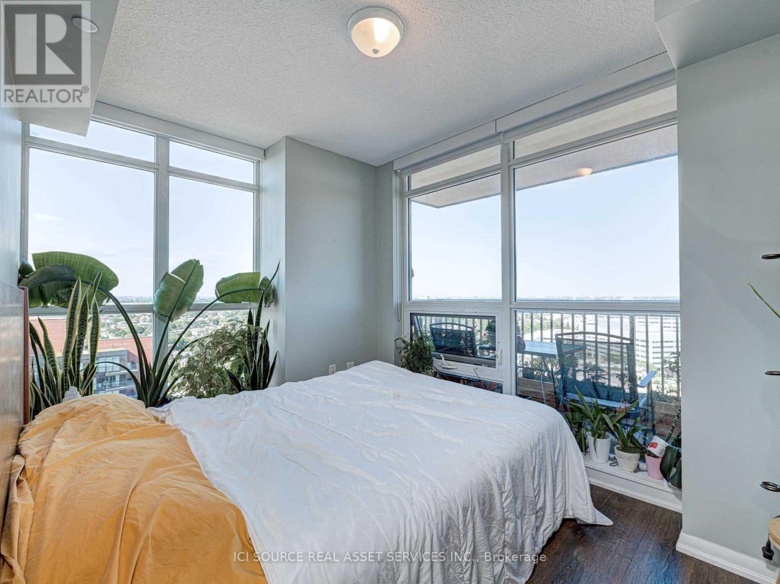 1904 - 830 Lawrence Avenue W, Toronto, Ontario  M6A 0B6 - Photo 4 - W12723336