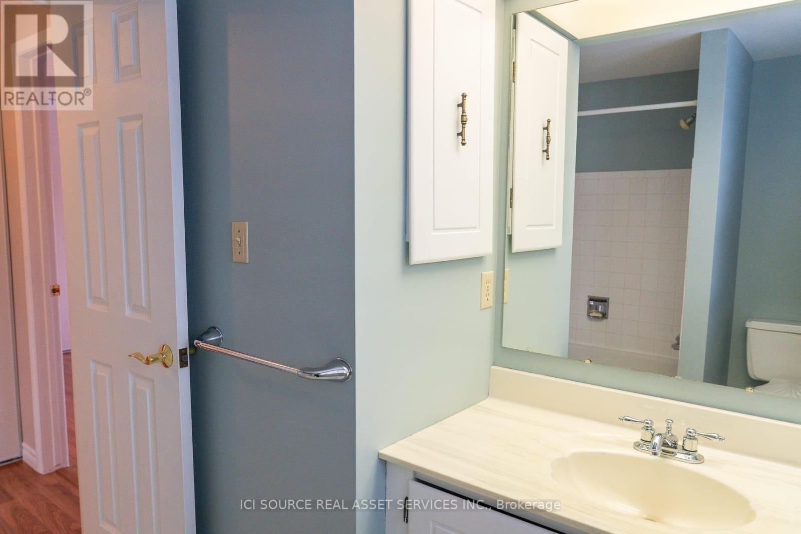 768 Vinette Crescent, Ottawa, Ontario  K1E 1W9 - Photo 31 - X12723316