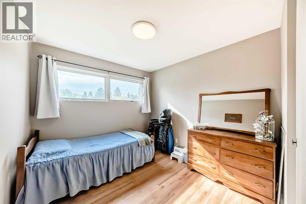 126 Springwood Drive Sw, Calgary, Alberta  T2W 0K5 - Photo 13 - A2261893