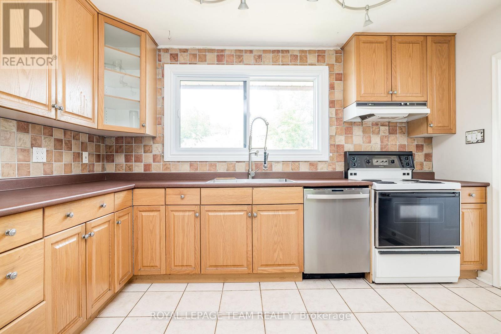 2740 Moncton Road, Ottawa, Ontario  K2B 7W1 - Photo 10 - X12723362