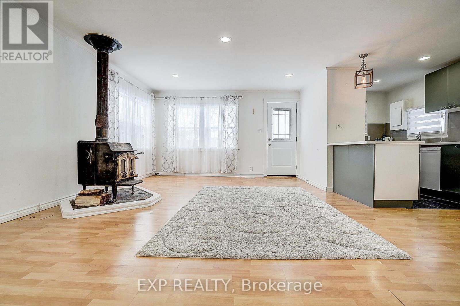 31 Ridge Avenue, Ramara, Ontario  L0K 1B0 - Photo 10 - S12723358