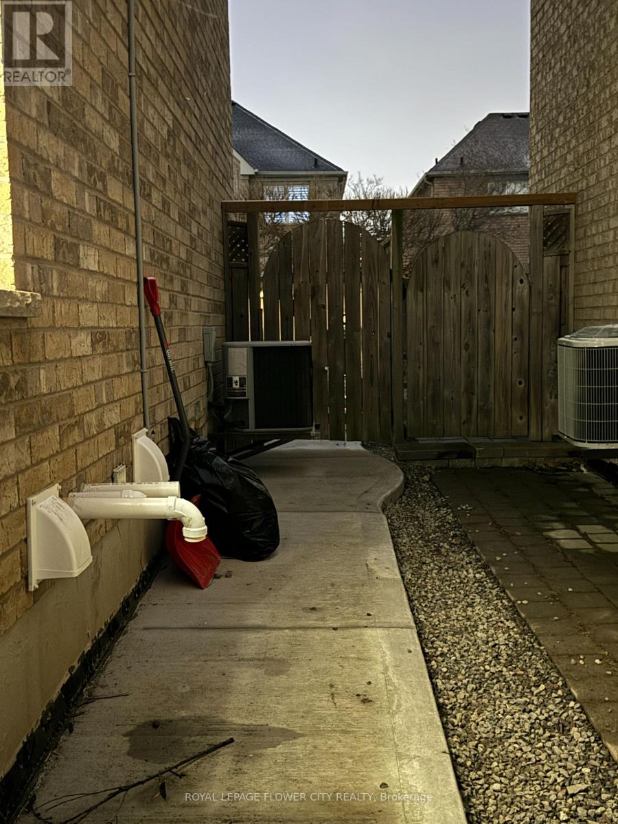 Basement - 3310 Southwick Street, Mississauga, Ontario  L5M 7K9 - Photo 5 - W12722980