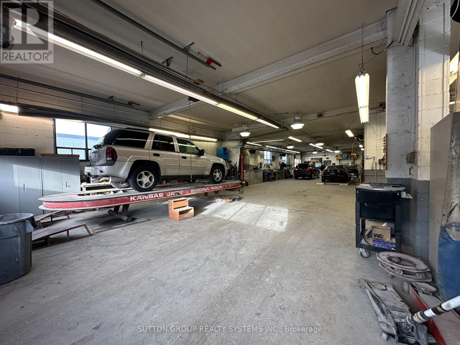 25 & 29 Milford Avenue, Toronto, Ontario  M6M 2W1 - Photo 11 - W12723356