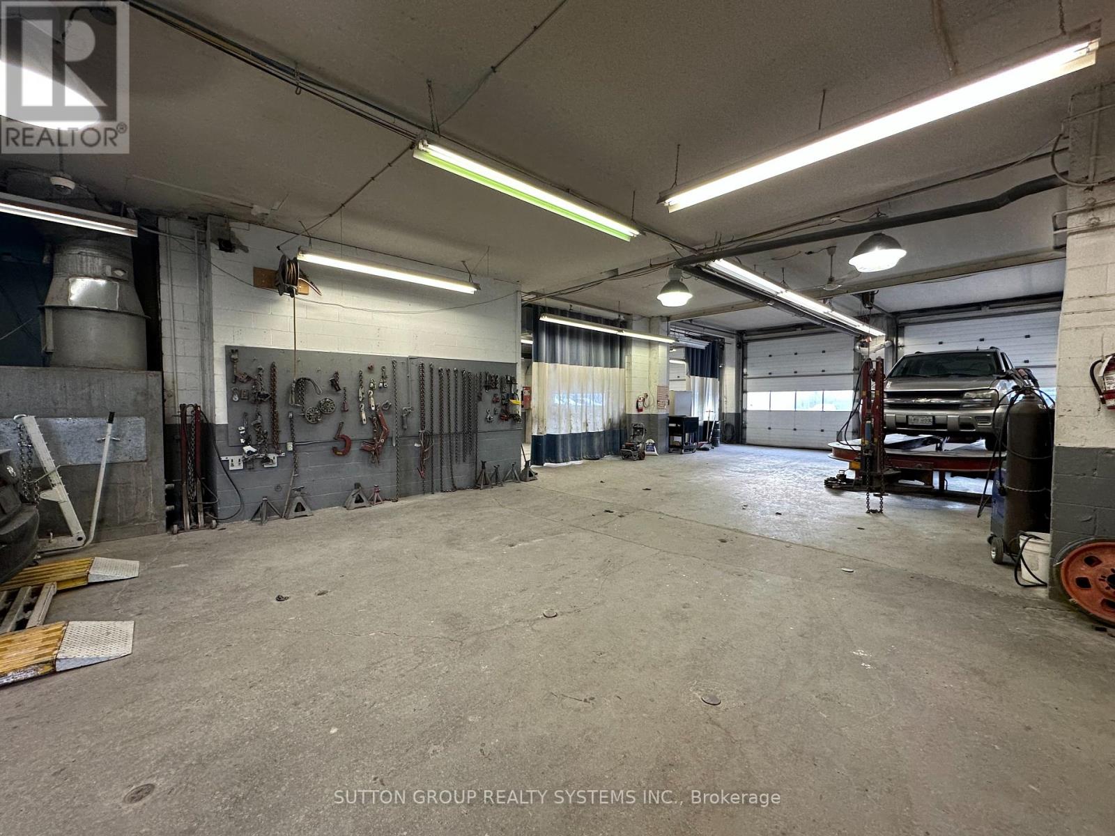 25 & 29 Milford Avenue, Toronto, Ontario  M6M 2W1 - Photo 5 - W12723356